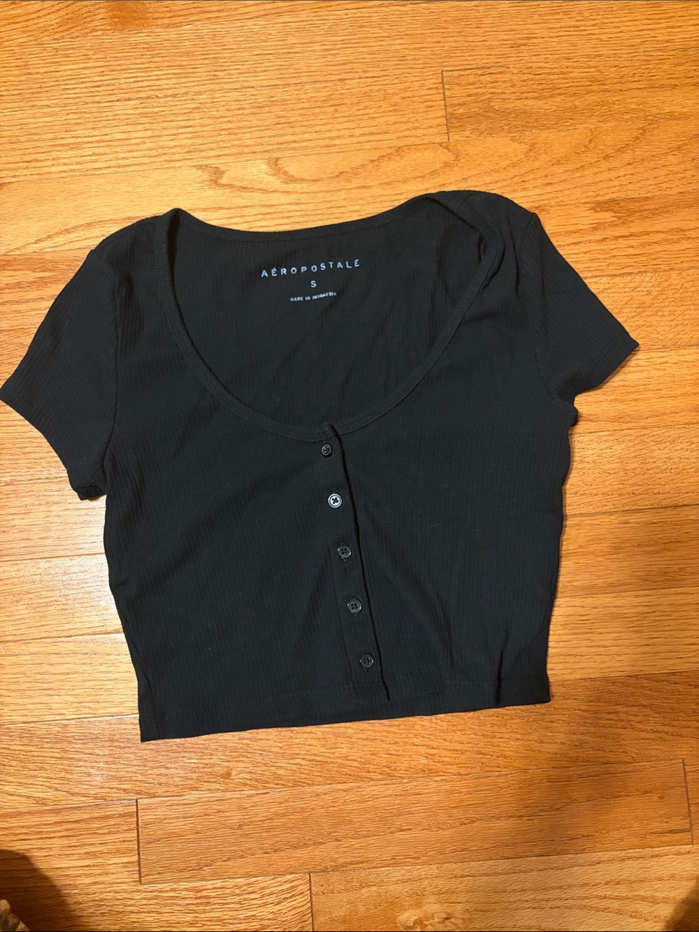 Aeropostale Black Ribbed Button Crop Top